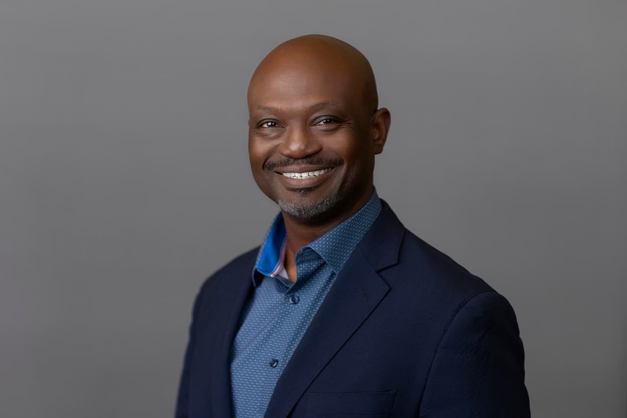 Vernon Ross, Enterprise Communications & AI Strategist