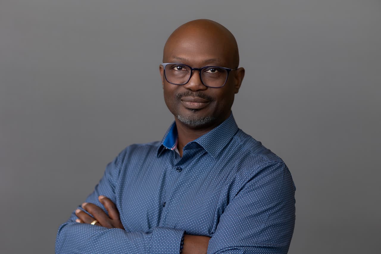 Vernon Ross, Enterprise Communications & AI Strategist