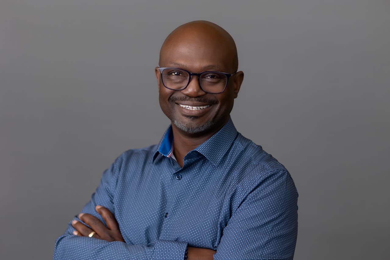Vernon Ross, Enterprise Communications & AI Strategist